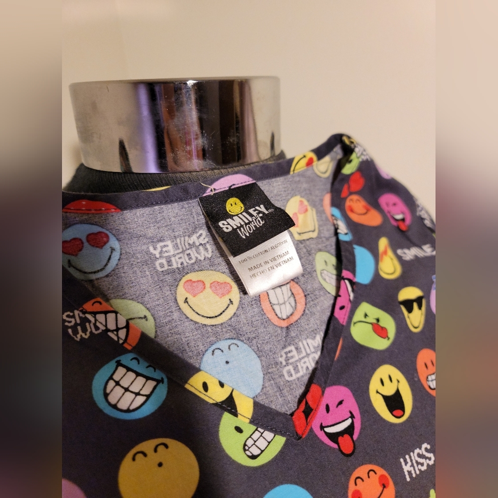 Scrub Top - Picture 3 of 3